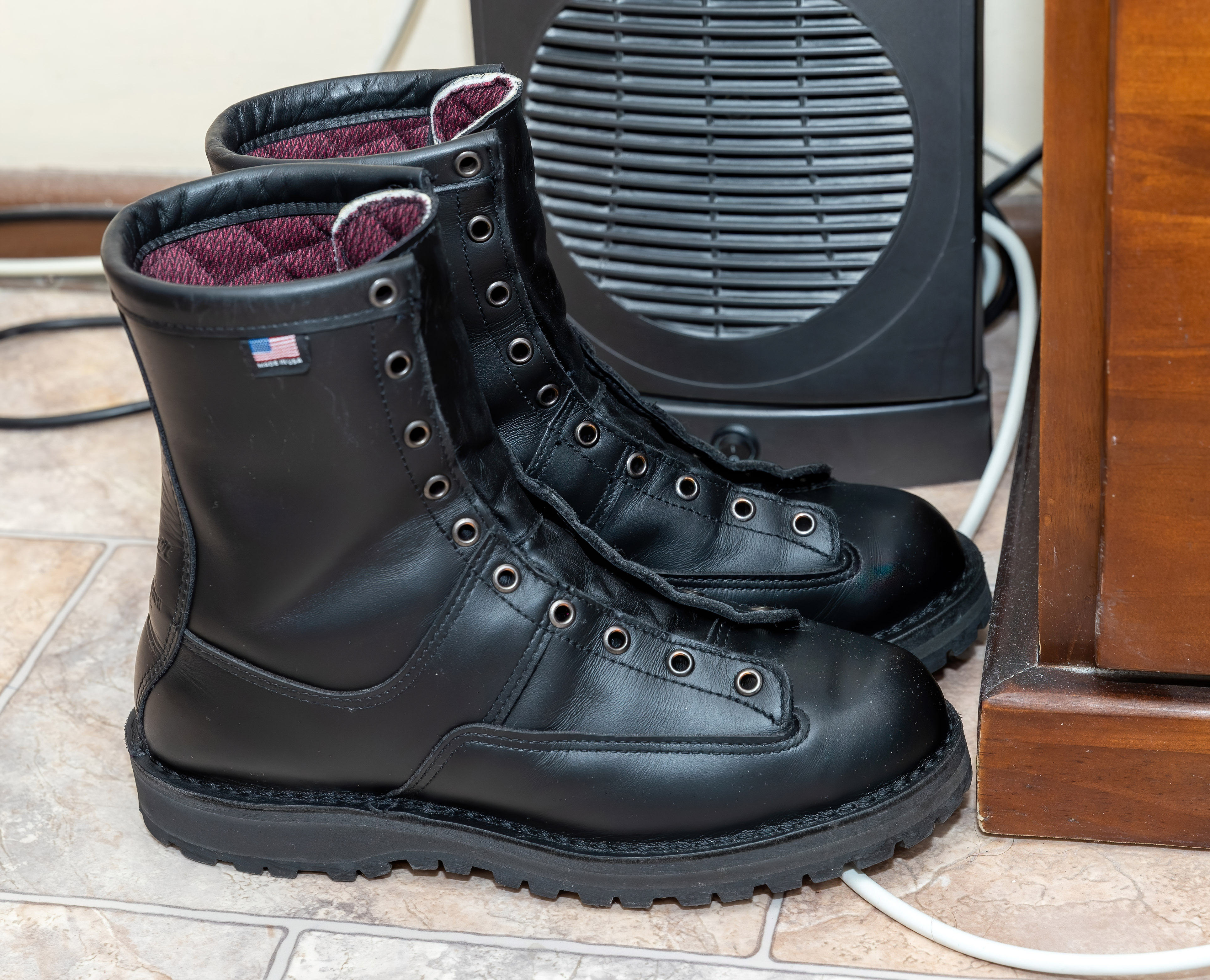 Danner Recon 8" Black 200G | The Photography Forum